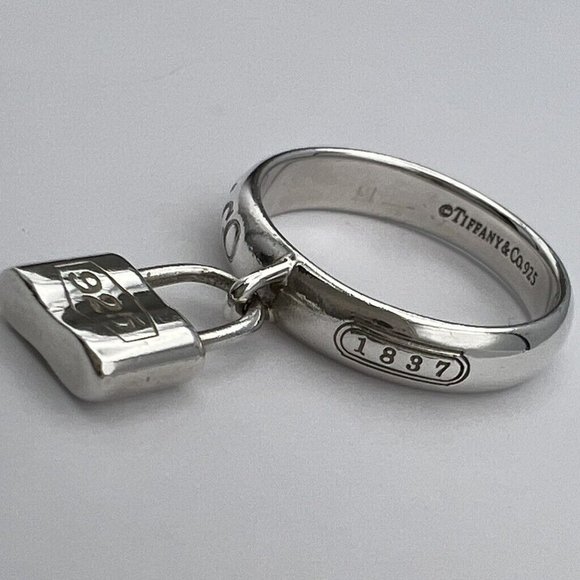 VERY RARE!!!  Authentic Tiffany & Co. Sterling Silver Padlock Ring Sz 5. - Picture 4 of 7
